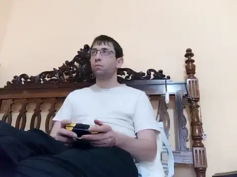 Snapshot of White_rabbit_ chatting on February 7, 2025, 2:58 pm White rabbit  online show from February 7, 2025, 2:58 pm