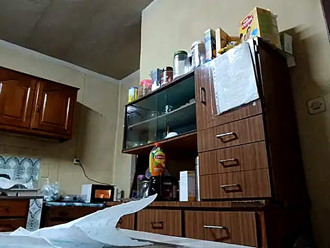 Snapshot of White_rabbit_ chatting on November 10, 2025, 11:43 pm White rabbit online show from November 10, 2025, 11:43 pm