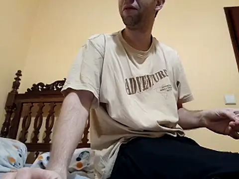 Snapshot of White_rabbit_ chatting on December 17, 2025, 9:20 pm White rabbit online show from December 17, 2025, 9:20 pm