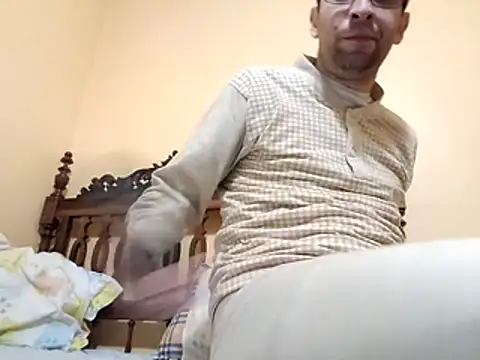 Snapshot of White_rabbit_ chatting on December 1, 2025, 7:59 pm White rabbit online show from December 1, 2025, 7:59 pm