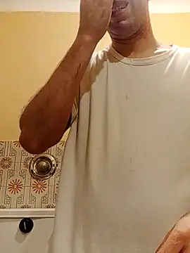 Snapshot of White_rabbit_ chatting on February 20, 2025, 8:58 pm White rabbit  online show from February 20, 2025, 8:58 pm