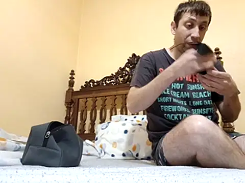 Snapshot of White_rabbit_ chatting on December 16, 2025, 9:30 pm White rabbit online show from December 16, 2025, 9:30 pm