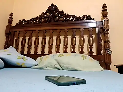 Snapshot of White_rabbit_ chatting on February 13, 2026, 9:37 pm White rabbit online show from February 13, 2026, 9:37 pm