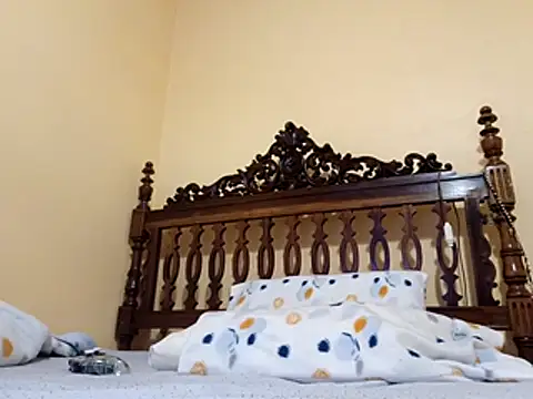 Snapshot of White_rabbit_ chatting on December 18, 2025, 3:38 pm White rabbit online show from December 18, 2025, 3:38 pm