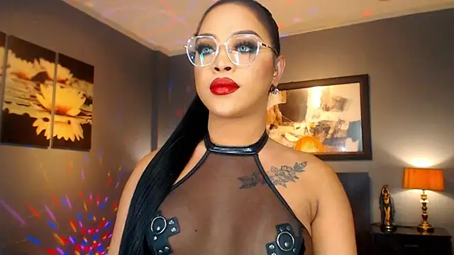 Snapshot of MarryQueen22 chatting on May 12, 2026, 11:44 pm MarryQueen22 online show from May 12, 2026, 11:44 pm