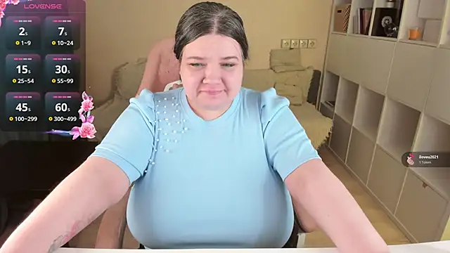 PlumPie online show from March 18, 2026, 10:43 pm