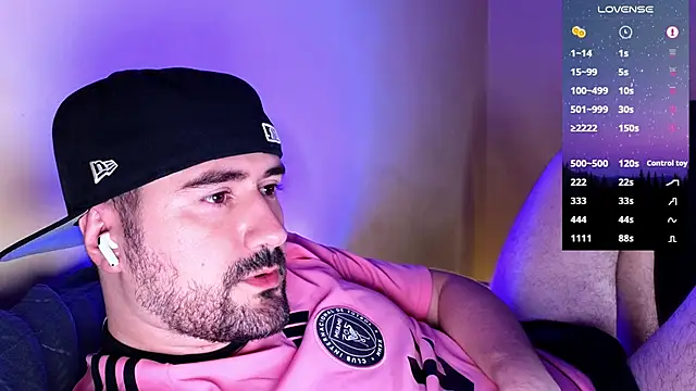 Snapshot of DominantTheo chatting on February 19, 2025, 3:17 am DominantTheo online show from February 19, 2025, 3:17 am