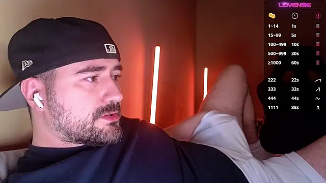 Snapshot of DominantTheo chatting on May 26, 2026, 3:26 am DominantTheo online show from May 26, 2026, 3:26 am