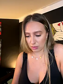 Eva Ryen online show from September 19, 2025, 4:44 pm