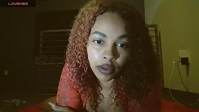 Snapshot of Cloutchasercrystall chatting on September 16, 2025, 11:11 am Cloutchasercrystall online show from September 16, 2025, 11:11 am