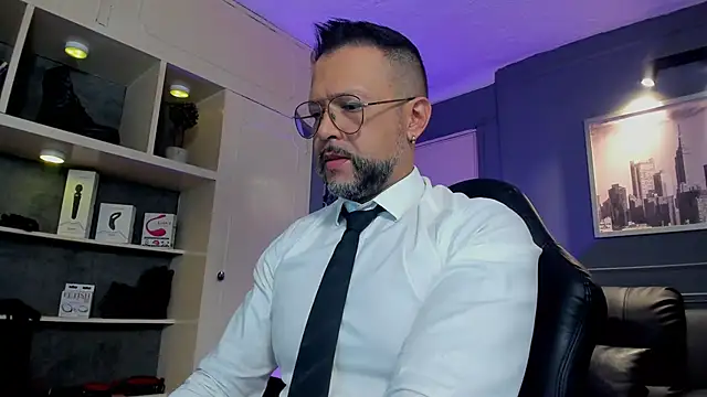 MrFrank tattoo online show from November 22, 2025, 12:15 pm