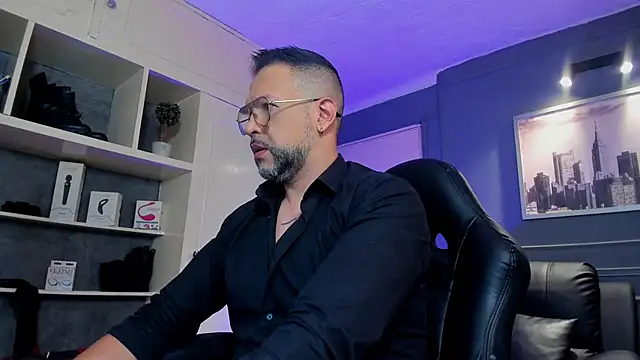 MrFrank tattoo online show from November 7, 2025, 11:37 am