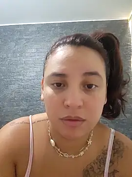 Snapshot of LizzRouse chatting on December 18, 2025, 1:37 pm LizzRouse online show from December 18, 2025, 1:37 pm