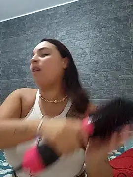 Snapshot of LizzRouse chatting on December 15, 2025, 5:08 pm LizzRouse online show from December 15, 2025, 5:08 pm