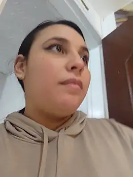 Snapshot of LizzRouse chatting on February 15, 2026, 12:37 pm LizzRouse online show from February 15, 2026, 12:37 pm