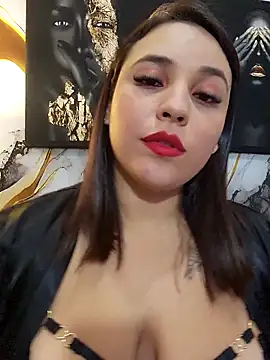 Snapshot of LizzRouse chatting on May 14, 2026, 9:12 pm LizzRouse online show from May 14, 2026, 9:12 pm