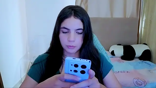 Snapshot of _elenna chatting on July 10, 2026, 6:41 pm elenna online show from July 10, 2026, 6:41 pm