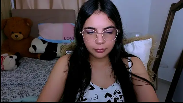 Snapshot of _elenna chatting on November 26, 2025, 5:24 pm elenna online show from November 26, 2025, 5:24 pm