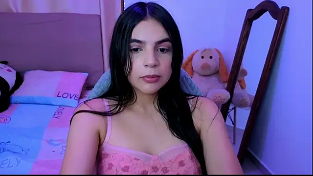 Snapshot of _elenna chatting on November 4, 2025, 5:50 pm elenna online show from November 4, 2025, 5:50 pm