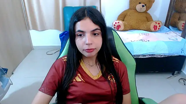 Snapshot of _elenna chatting on March 13, 2025, 5:28 pm elenna online show from March 13, 2025, 5:28 pm