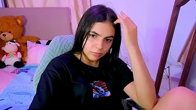 Snapshot of _elenna chatting on February 16, 2026, 6:17 pm elenna online show from February 16, 2026, 6:17 pm