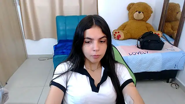 Snapshot of _elenna chatting on March 22, 2025, 5:31 pm elenna online show from March 22, 2025, 5:31 pm