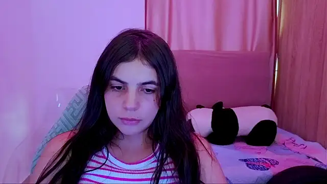 Snapshot of _elenna chatting on June 24, 2026, 5:22 pm elenna online show from June 24, 2026, 5:22 pm