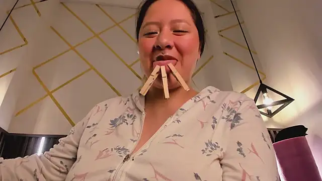  rebecca1 online show from March 6, 2026, 1:00 am