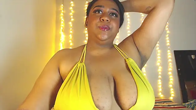 Snapshot of BiancaFollerach chatting on February 20, 2026, 11:23 am BiancaFollerach online show from February 20, 2026, 11:23 am