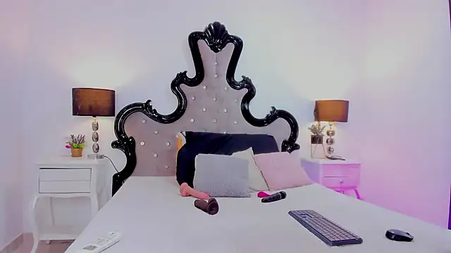 laqquishax online show from January 18, 2026, 2:53 pm