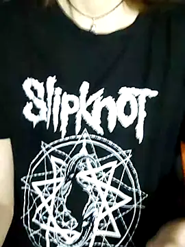 Snapshot of Aashikalaa chatting on December 17, 2025, 5:18 pm Aashikalaa online show from December 17, 2025, 5:18 pm