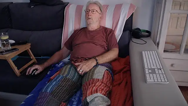 Nudelschwanz online show from October 12, 2025, 4:41 pm