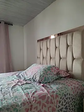  kathaLopez  online show from December 21, 2025, 6:31 pm