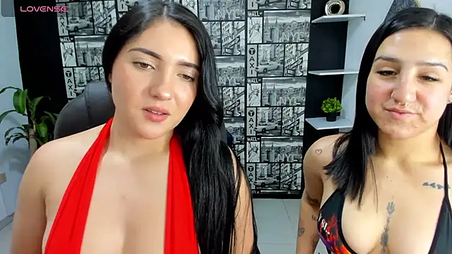 Snapshot of Isa_And_Natasha chatting on September 22, 2025, 1:50 pm Isa And Natasha online show from September 22, 2025, 1:50 pm