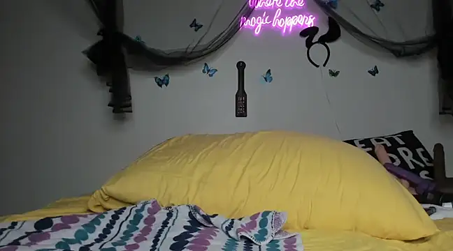 Snapshot of ThickAssRena chatting on February 1, 2025, 7:02 pm ThickAssRena online show from February 1, 2025, 7:02 pm