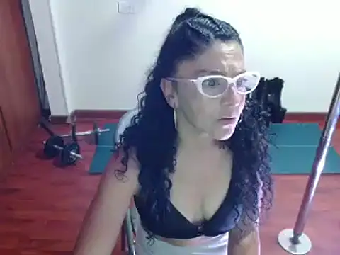 Snapshot of Anitta_muscle chatting on March 18, 2025, 10:26 pm Anitta muscle online show from March 18, 2025, 10:26 pm