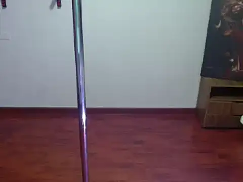 Snapshot of Anitta_muscle chatting on February 14, 2025, 5:57 pm Anitta muscle online show from February 14, 2025, 5:57 pm