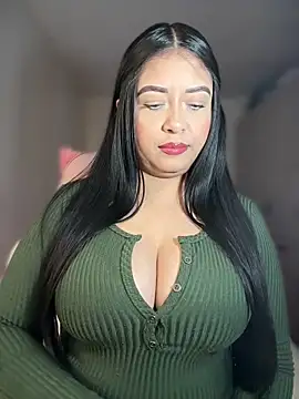 cami ortiz   online show from December 4, 2025, 4:44 am