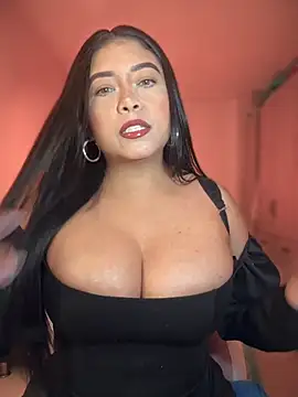 cami ortiz   online show from October 12, 2025, 4:58 am