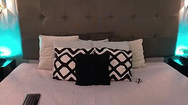 Snapshot of Madisonsmiith chatting on March 15, 2025, 3:51 am Madisonsmiith online show from March 15, 2025, 3:51 am
