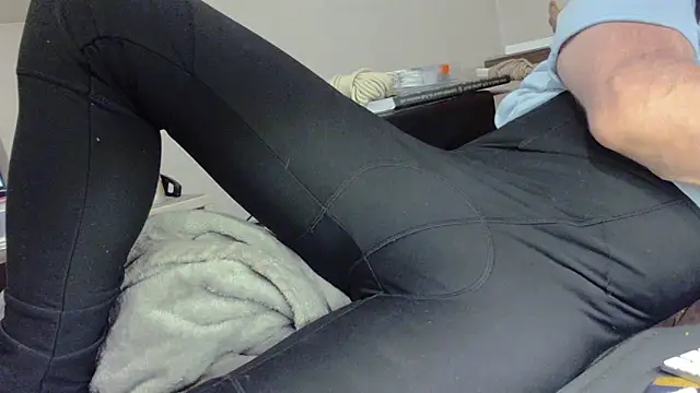 Snapshot of mike30nbg chatting on October 5, 2025, 6:53 pm mike30nbg online show from October 5, 2025, 6:53 pm