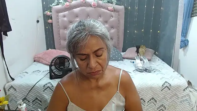 lalisha 96 online show from November 27, 2025, 2:01 am