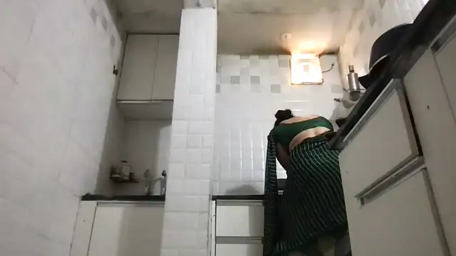 Riyasingh9 online show from April 6, 2026, 4:46 am