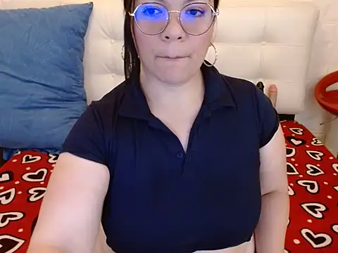 Snapshot of Angiee_BBW chatting on October 14, 2025, 6:52 pm Angiee BBW online show from October 14, 2025, 6:52 pm