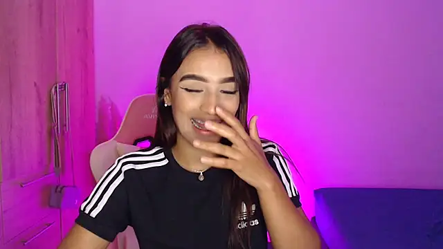 GiltRosebush online show from January 11, 2025, 2:20 am