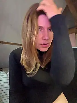 Snapshot of Lina_lou4 chatting on November 14, 2025, 12:20 pm Lina lou4 online show from November 14, 2025, 12:20 pm