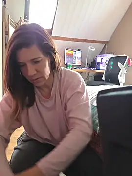 Lina lou4 online show from December 20, 2025, 10:07 am