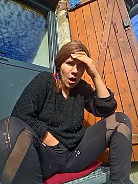 Snapshot of Lina_lou4 chatting on November 4, 2025, 12:09 pm Lina lou4 online show from November 4, 2025, 12:09 pm