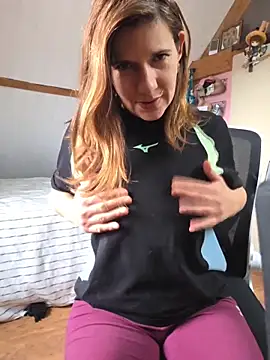 Lina lou4 online show from December 21, 2025, 1:35 pm