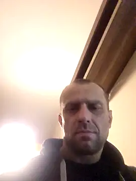 Snapshot of Roman0798 chatting on December 15, 2025, 2:28 am Roman0798 online show from December 15, 2025, 2:28 am